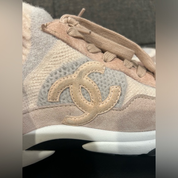 Chanel Light pink and grey knit sneakers - Picture 7 of 11